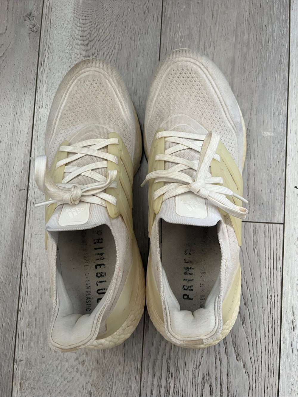 adidas Women's Cream and Pale Yellow Athletic Sneakers! Super comfortable ! - Picture 2 of 5